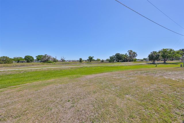 607 FOX HILLS DRIVE, Sun City Center, FL 33573