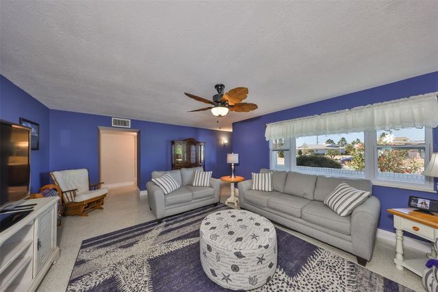 607 FOX HILLS DRIVE, Sun City Center, FL 33573