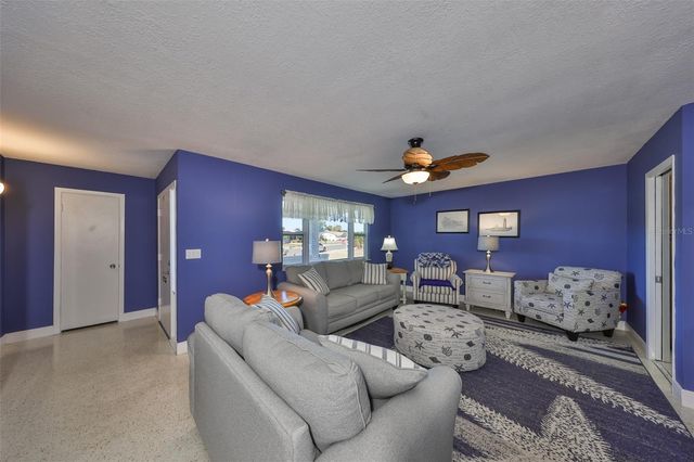 607 FOX HILLS DRIVE, Sun City Center, FL 33573