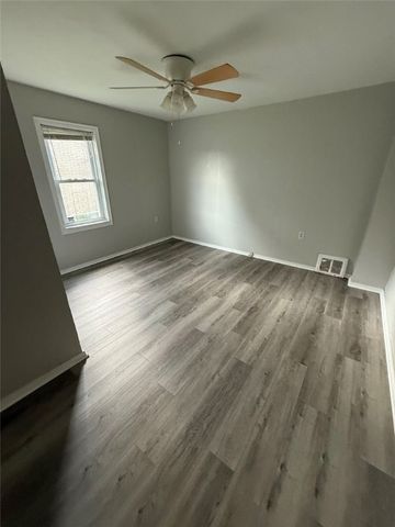 2861 Maple St, Bethel Park, PA 15102