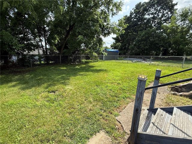 2861 Maple St, Bethel Park, PA 15102