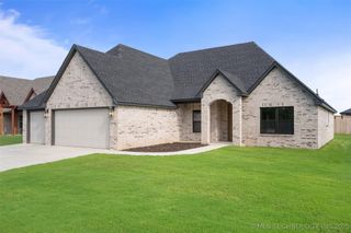 5822 Brandon Court, Bartlesville, OK 74006