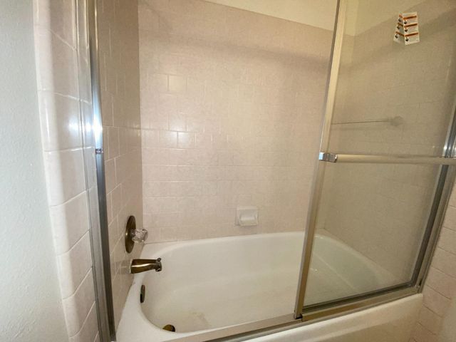 9583 N Meridian Avenue, Fresno, CA 93720