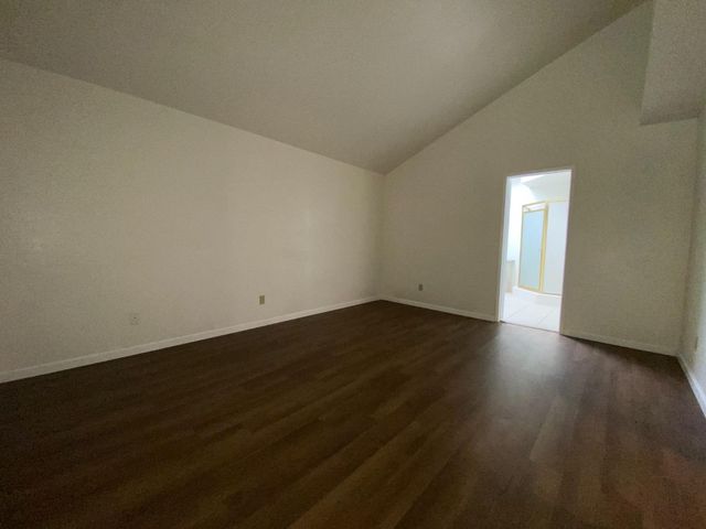 9583 N Meridian Avenue, Fresno, CA 93720