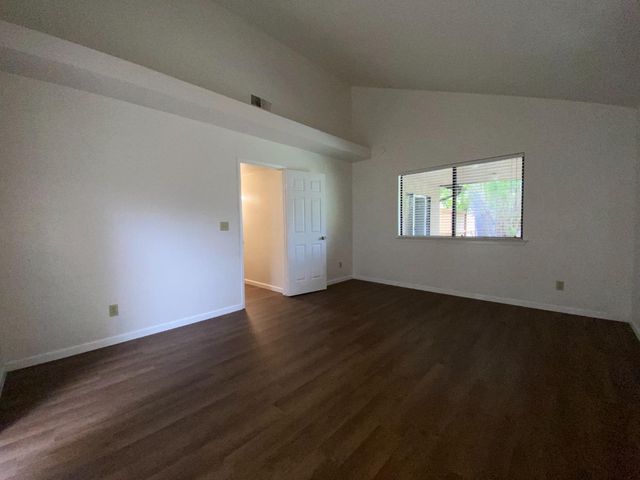 9583 N Meridian Avenue, Fresno, CA 93720