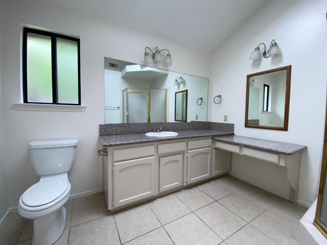 9583 N Meridian Avenue, Fresno, CA 93720