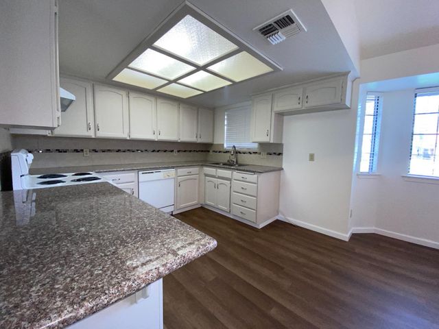 9583 N Meridian Avenue, Fresno, CA 93720