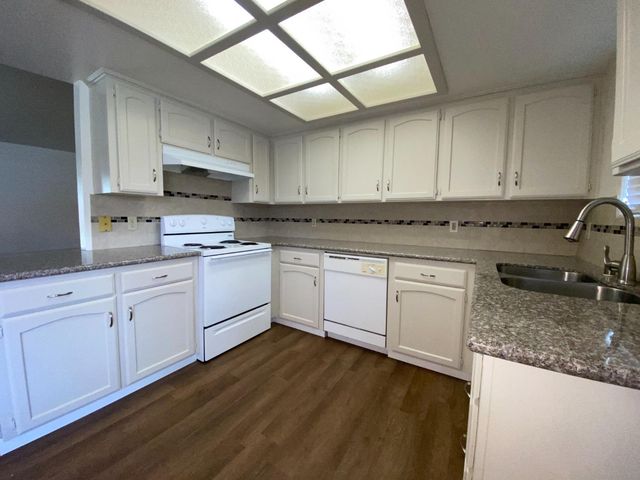 9583 N Meridian Avenue, Fresno, CA 93720