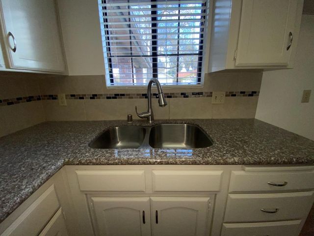 9583 N Meridian Avenue, Fresno, CA 93720