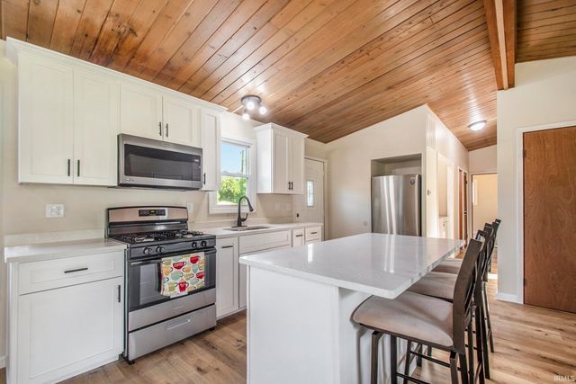 56435 Eastlea Drive, South Bend, IN 46619