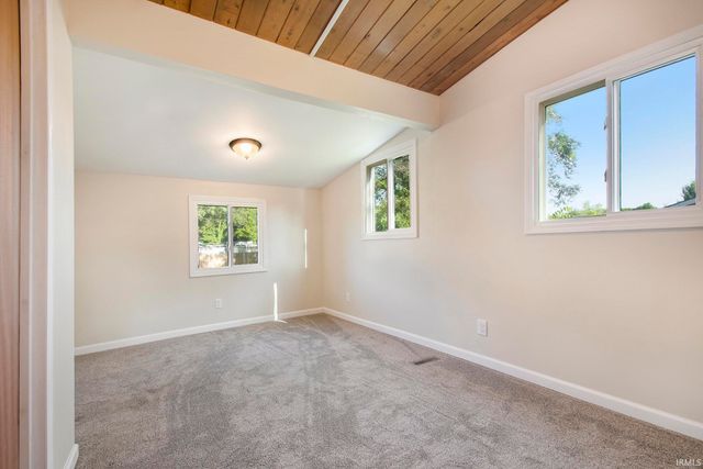 56435 Eastlea Drive, South Bend, IN 46619