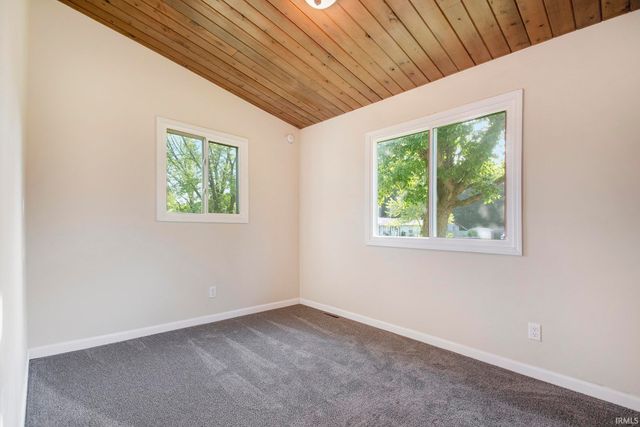 56435 Eastlea Drive, South Bend, IN 46619