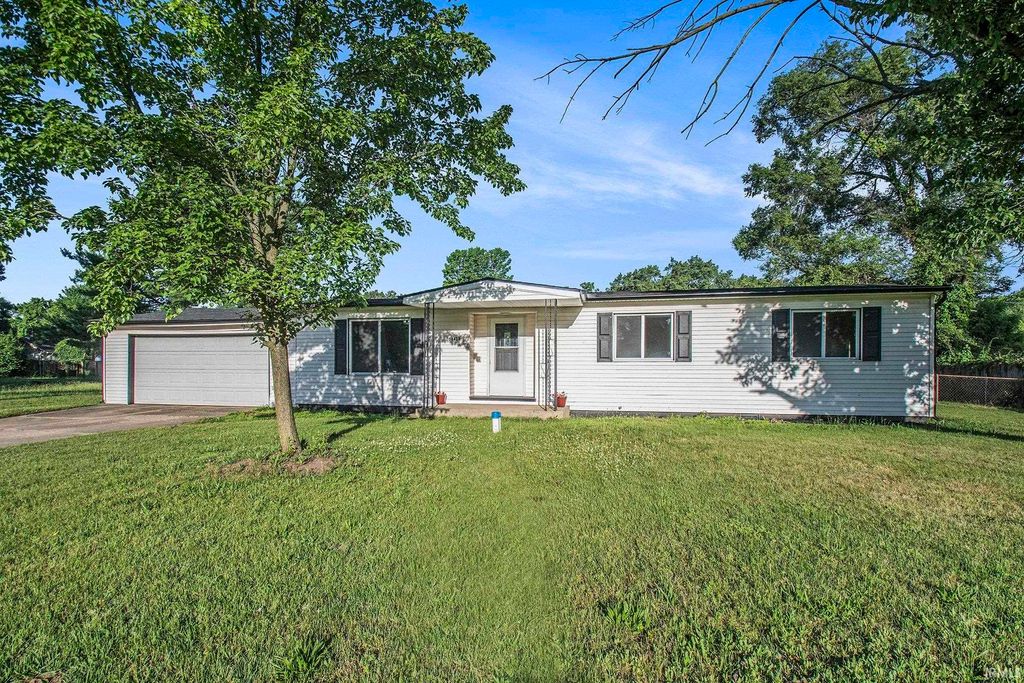 56435 Eastlea Drive, South Bend, IN 46619