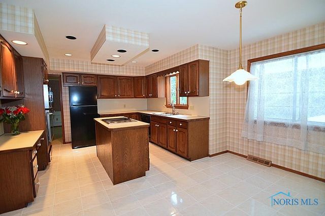 6855 Shooters Hill Road, Toledo, OH 43617