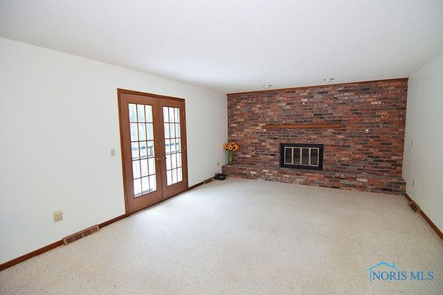 6855 Shooters Hill Road, Toledo, OH 43617