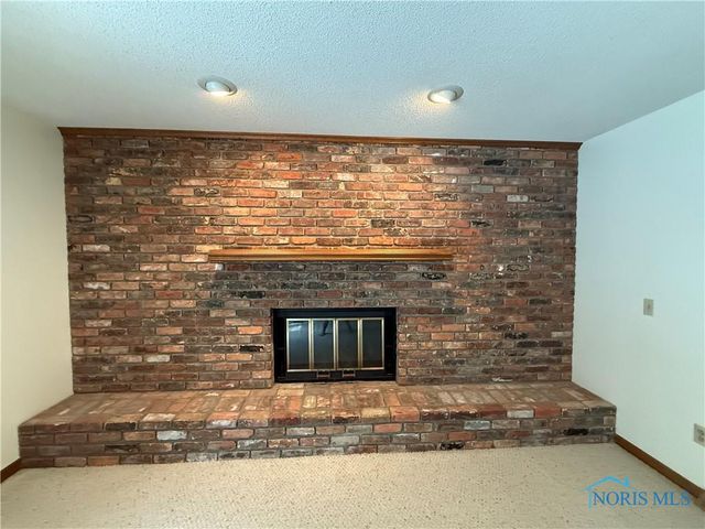 6855 Shooters Hill Road, Toledo, OH 43617