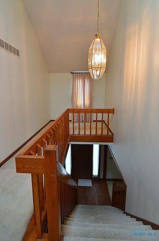 6855 Shooters Hill Road, Toledo, OH 43617