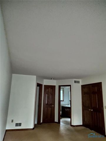 6855 Shooters Hill Road, Toledo, OH 43617