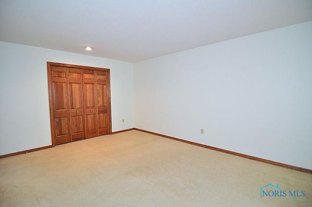 6855 Shooters Hill Road, Toledo, OH 43617