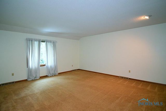 6855 Shooters Hill Road, Toledo, OH 43617