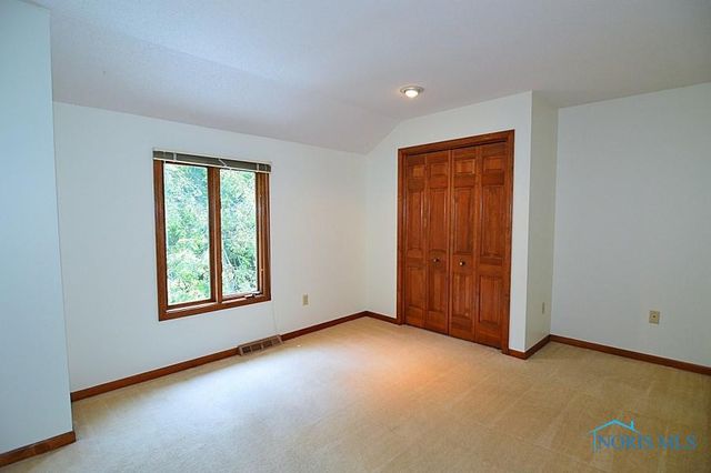 6855 Shooters Hill Road, Toledo, OH 43617