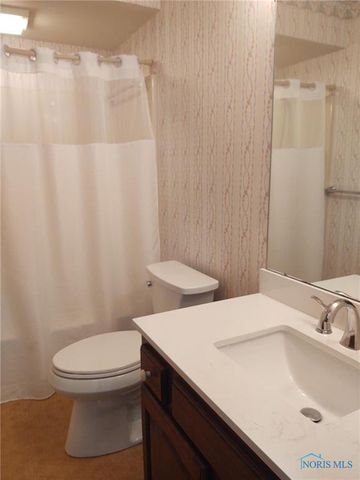 6855 Shooters Hill Road, Toledo, OH 43617