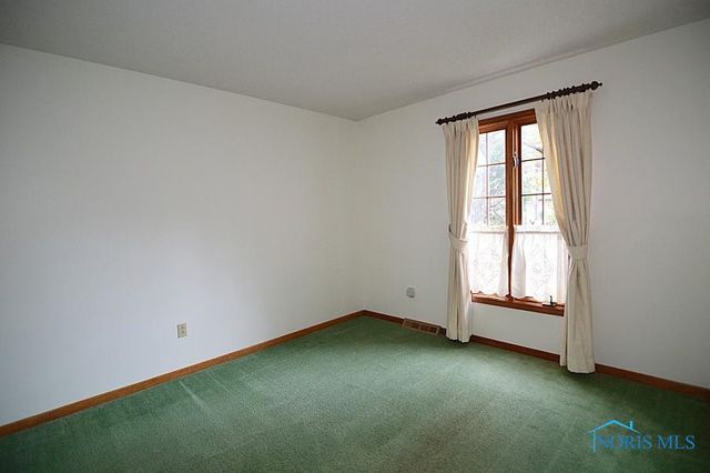 6855 Shooters Hill Road, Toledo, OH 43617