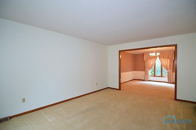 6855 Shooters Hill Road, Toledo, OH 43617