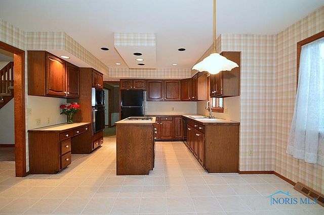 6855 Shooters Hill Road, Toledo, OH 43617