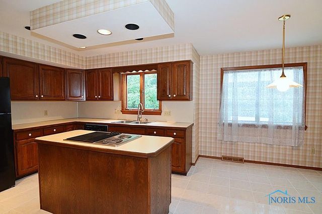 6855 Shooters Hill Road, Toledo, OH 43617