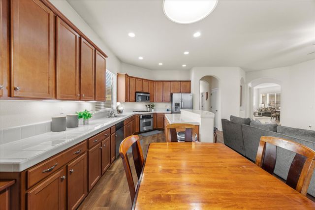 10330 Frank Greg Way, Elk Grove, CA 95757