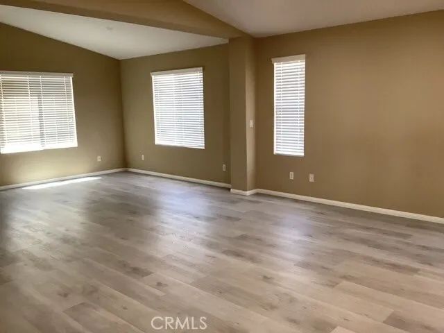5819 W Avenue K9, Lancaster, CA 93536