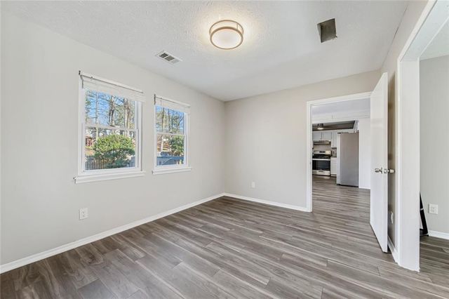 1069 Ashwood Circle, Lawrenceville, GA 30046
