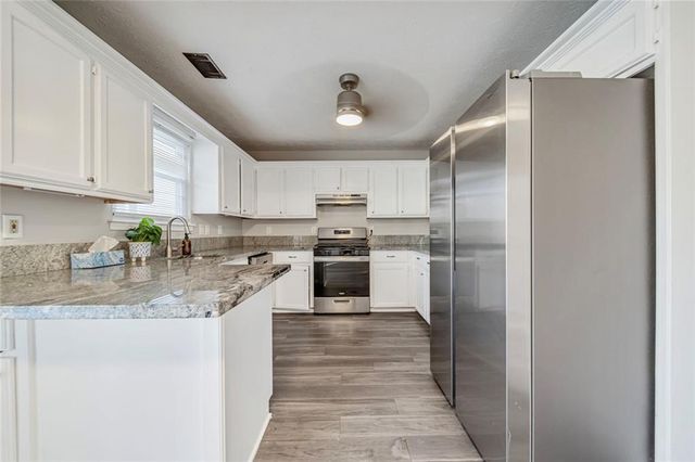 1069 Ashwood Circle, Lawrenceville, GA 30046