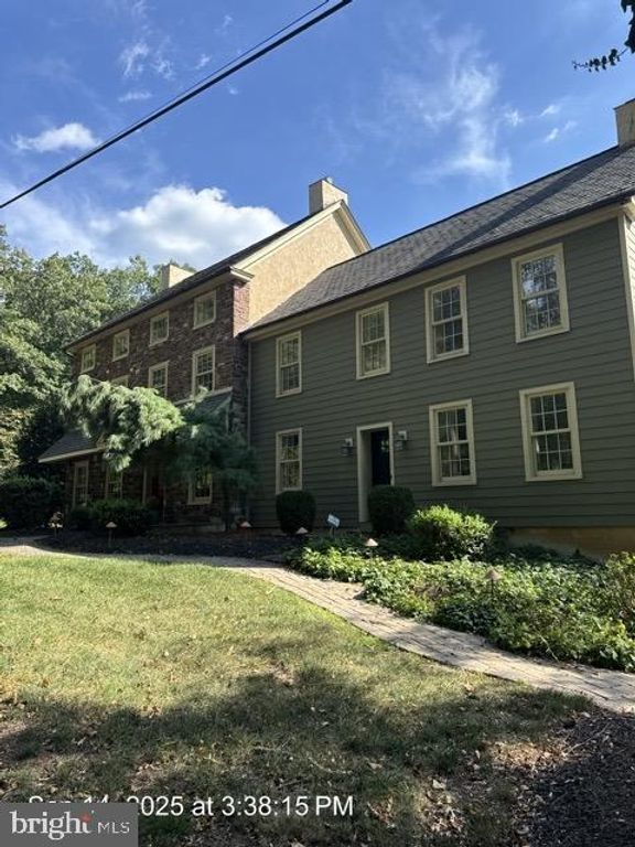 673 SPRING MOUNT RD, Schwenksville, PA 19473