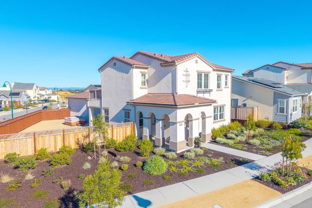 585 Santa Lucia Way, Marina, CA 93933