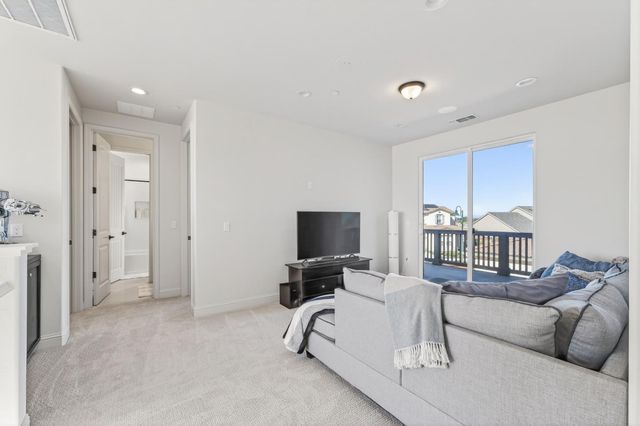 585 Santa Lucia Way, Marina, CA 93933