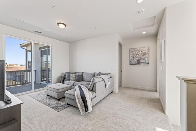 585 Santa Lucia Way, Marina, CA 93933