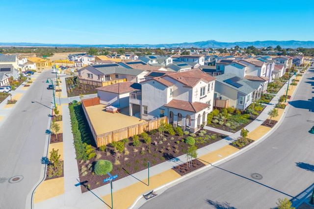 585 Santa Lucia Way, Marina, CA 93933