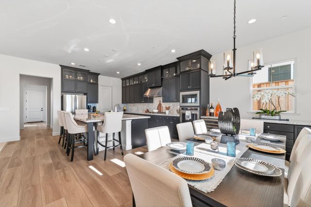 585 Santa Lucia Way, Marina, CA 93933