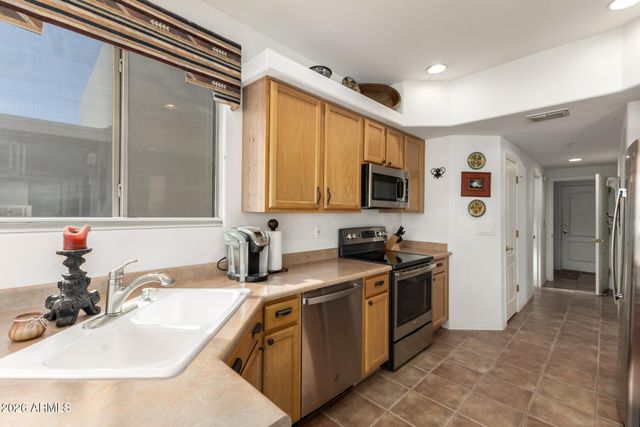 16771 E ASHBROOK Drive B, Fountain Hills, AZ 85268