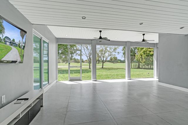 6700 E Tropical Way, Plantation, FL 33317