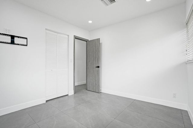 6700 E Tropical Way, Plantation, FL 33317
