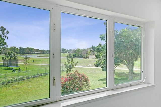 6700 E Tropical Way, Plantation, FL 33317