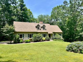 28 Hoop Pole Hill Road, Chester, CT 06412