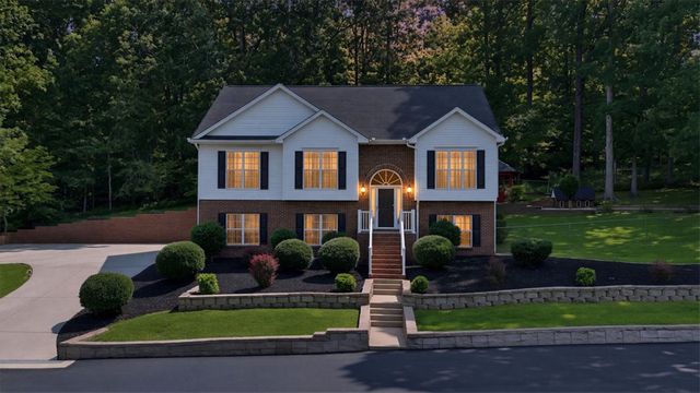 1052 Madden Bridge Road, Central, SC 29630