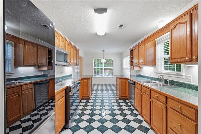 1052 Madden Bridge Road, Central, SC 29630