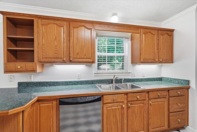 1052 Madden Bridge Road, Central, SC 29630