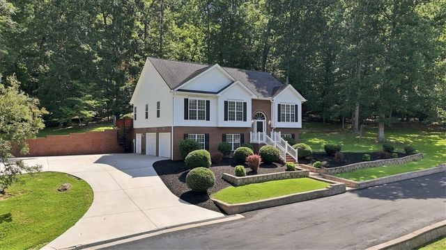 1052 Madden Bridge Road, Central, SC 29630