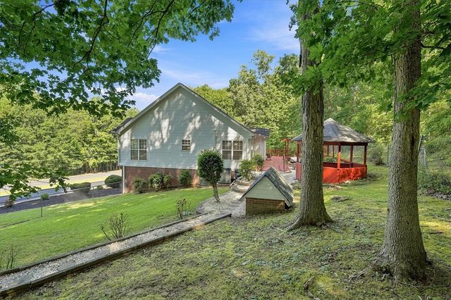 1052 Madden Bridge Road, Central, SC 29630